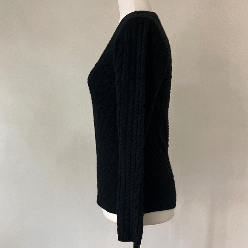 LORO PIANA 100% CASHMERE CABLE KNIT V-NECK - Picture 9 of 11